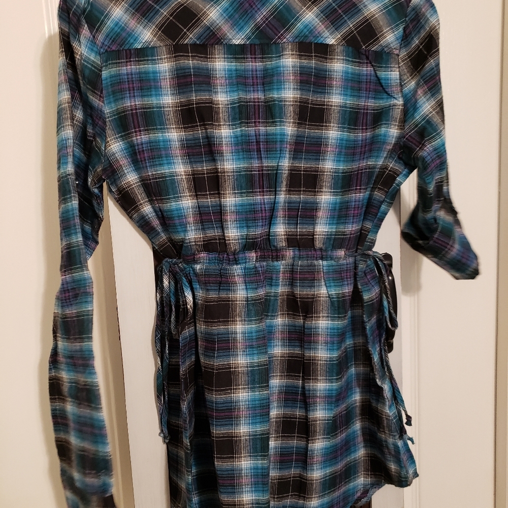 Button down shirt - Picture 2 of 3